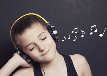 Musik, Salah Satu Cara Si Kecil Belajar Mendengar!