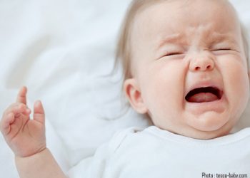 Bayi Menangis Di Malam Hari? Ini Penyebabnya yang Mama Dan Papa Wajib Tahu!