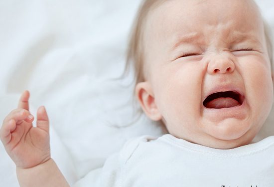 Bayi Menangis Di Malam Hari? Ini Penyebabnya yang Mama Dan Papa Wajib Tahu!