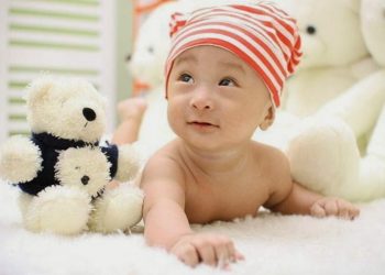 perkembangan bayi 4 bulan