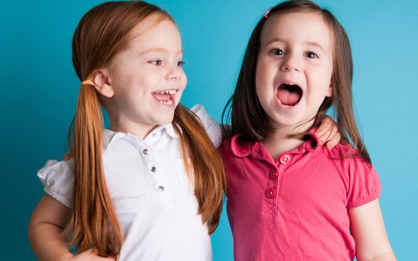 Ini Cara Mengajarkan Kids Zaman Now Peduli Sesama & Tahu Sopan Santun