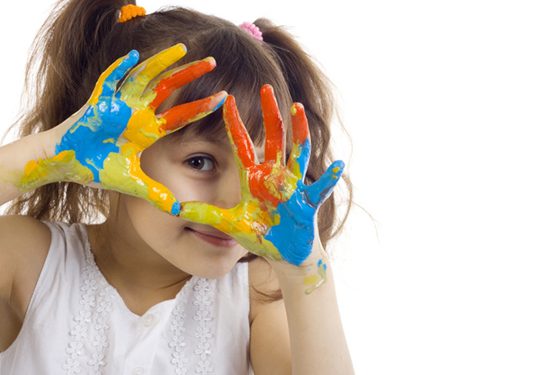 Kapan Waktu yang Tepat Ajari Balita Mengenal Warna? Jawabannya Sejak Dini!