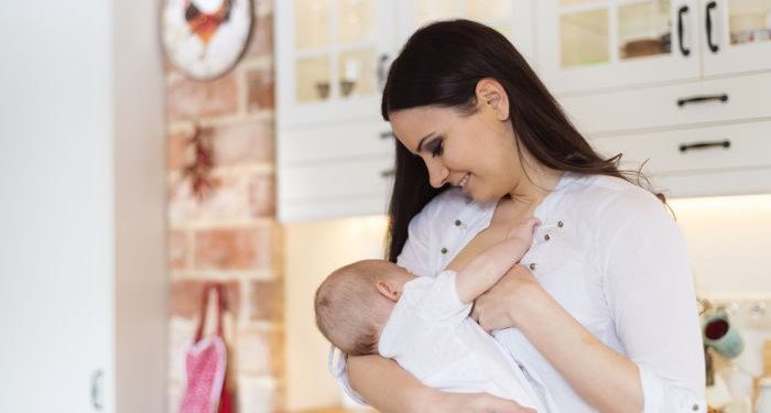 Ibu Menyusui Source : Nova.id