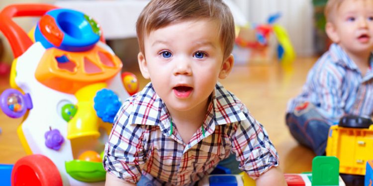 Perlukah si Kecil Sekolah pada Usia Dini?