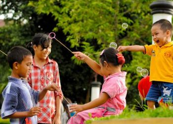 Bermain di luar ruangan