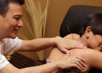 Pijat Oksitosin, Cara Ajaib Melancarkan ASI!