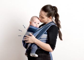 Mama Sedang Repot? Ini Cara Agar Anak Tidak Minta Digendong Terus!