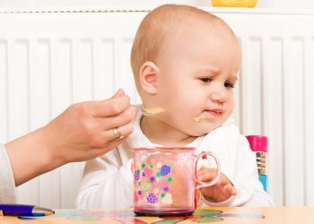 Bayi Menolak Makan, Bagaimana Solusinya?