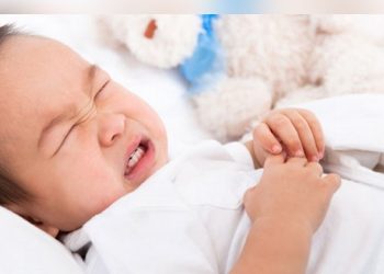 Bayi Susah Tidur? Mungkin Telinganya Sedang Infeksi!