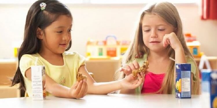 Cara Melatih Sifat Baik Anak Sejak Ia Masih Kecil!