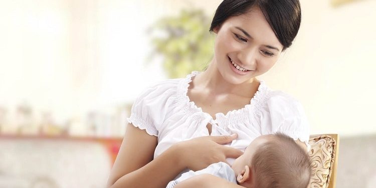 Mama Aktif Kerja, Menyusui Harus Tetap Jalan! Ini Kuncinya!