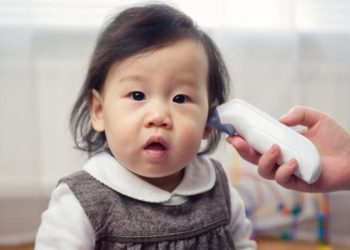 Bayi Susah Tidur? Mungkin Telinganya Sedang Infeksi!
