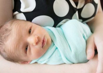 Perlukah Bayi Dibedong? Ternyata Ini Fakta dan Mitosnya!