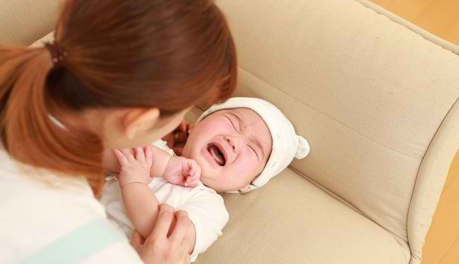 Bayi Menangis Di Malam Hari? Ini Dia Penyebabnya!
