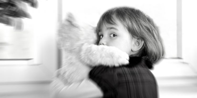 Waspada Pedopilia, Ancaman Bahaya Saat Mama Unggah Foto Anak di Media Sosial!