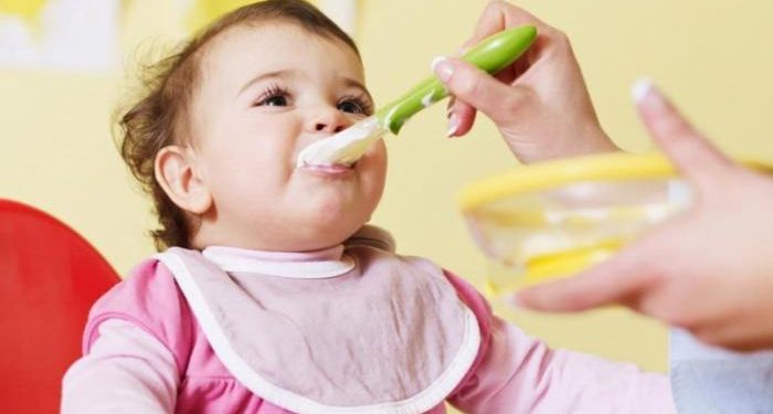 Perhatikan Hal Ini Sebelum Memberikan MPASI Pada Si Kecil!