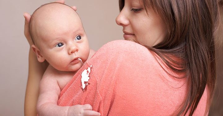 Si Kecil Tiba-Tiba Muntah, Yuk Cari Tahu Penyebabnya!