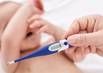 Pertolongan Pertama Saat Bayi Demam