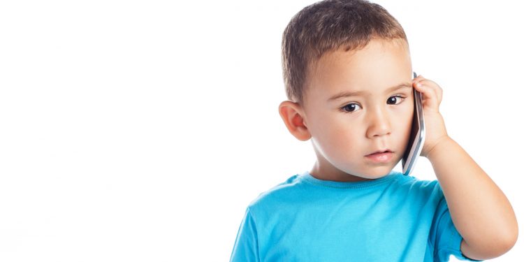 Ajarkan Ini, Agar Anak Mandiri dan Tak Hilang Di Keramaian!