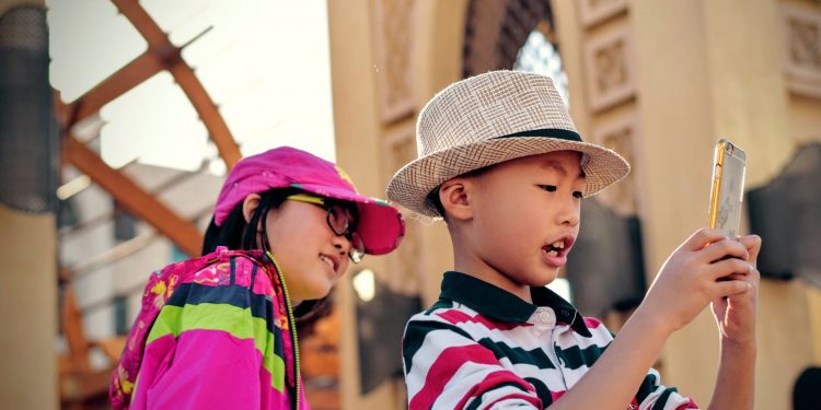 5 Tips Monitoring Kegiatan Sosial Media Si Kecil