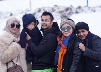 Hobi Boyong Keluarga, Gaya Liburan Mewah Artis Ini Bikin Kamu Geleng-Geleng!