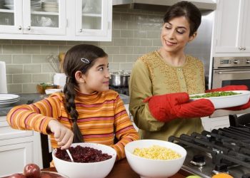 Membuat Makanan Kaya Citarasa! Cara Mengatasi Agar Si Kecil Tak Pilih-Pilih Makanan