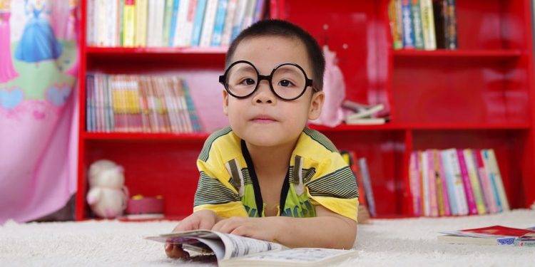 Jangan Khawatir Mata Si Kecil Minus! Ini Dia Pencegahannya