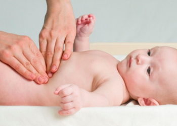 Pijat, Solusi Atasi Masalah Pencernaan pada Si Kecil!