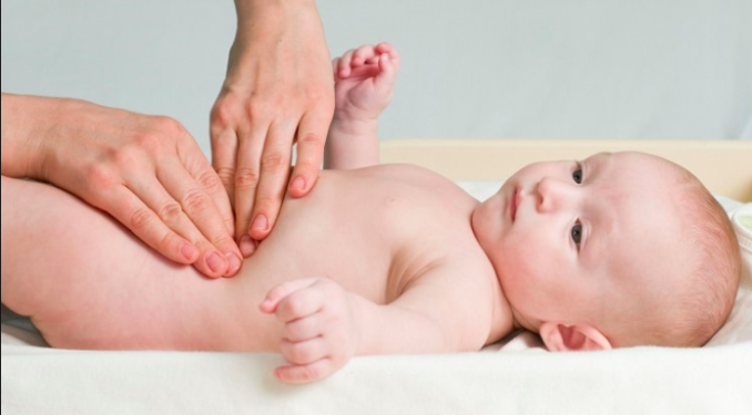 Pijat, Solusi Atasi Masalah Pencernaan pada Si Kecil!