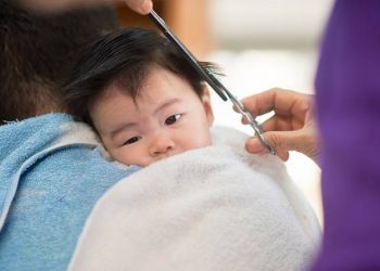 Haruskah Mencukur Rambut Bayi Baru Lahir?