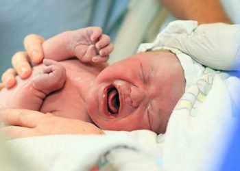 Kenali 6 Faktor Penyebab Bayi Tak Kunjung Lahir