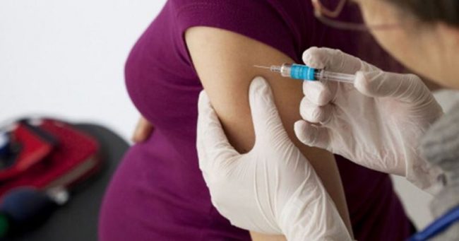 Melakukan Vaksin untuk Menjaga Kekebalan Tubuh