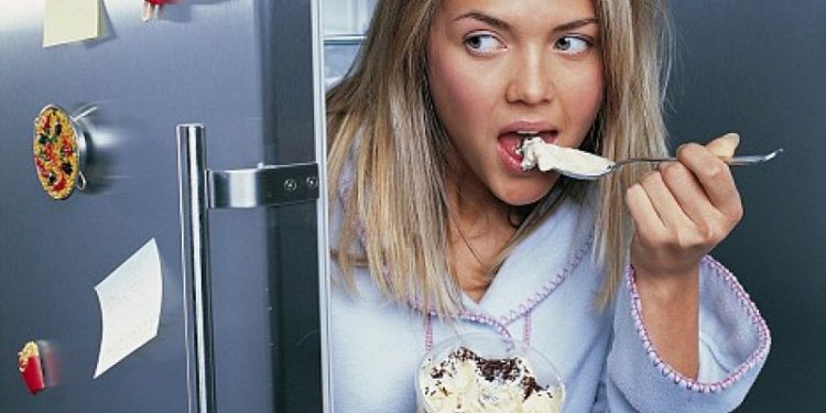 Konyol! Inilah Rahasia Mama yang Dilakukan Secara Diam-diam dari Si Kecil