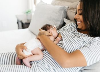 posisi menyusui dan perlekatan asi yang benar