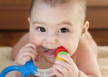 Si Kecil Sedang Tumbuh Gigi? Lakukan ini Agar Tidak Rewel