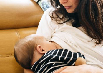 ASI Hanya Keluar Di Satu Payudara! Gimana Cara Mengatasinya?