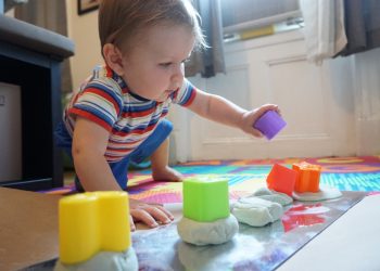 Terbukti! 9 Permainan Anak Usia 9-12 Bulan ini Bisa Meningkatkan Kecerdasan