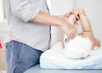 Warna Pup Si Kecil Berubah-rubah, Berbahayakah?