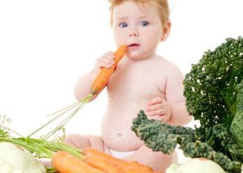 Bayi Mengkonsumsi MPASI Bayam dan Wortel Bisa Berbahaya, Ini Penjelasannya !