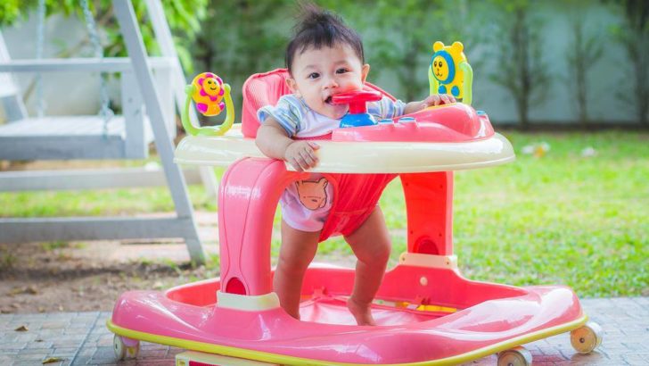 Agar Anak Cepat Jalan Hindari penggunaan baby walker