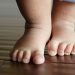 Manfaat “Bertelanjang” Kaki untuk Si Kecil