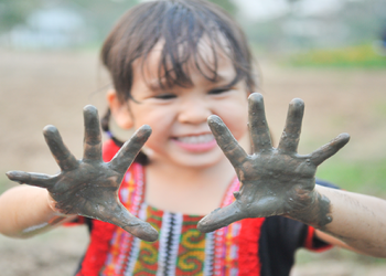 Mengenai Anak Hiperaktif dan Anak Aktif