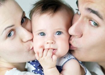 Waspada Penyakit Menular Jika Sembarangan Mencium Bayi!