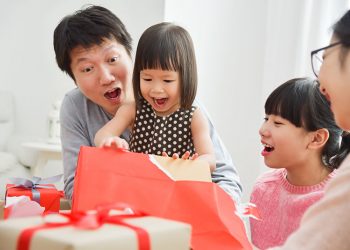 Mendidik Anak Dengan Hadiah? Yes or No?