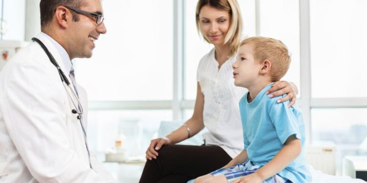 Wajib Lakukan 7 Hal Ini Saat Membawa Anak Sakit ke dokter!