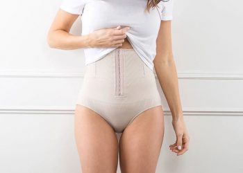 Mitos dan Fakta Pakai Korset Setelah Melahirkan