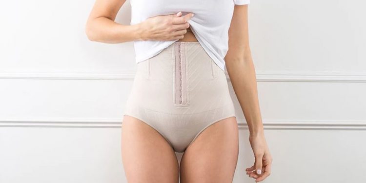 Mitos dan Fakta Pakai Korset Setelah Melahirkan