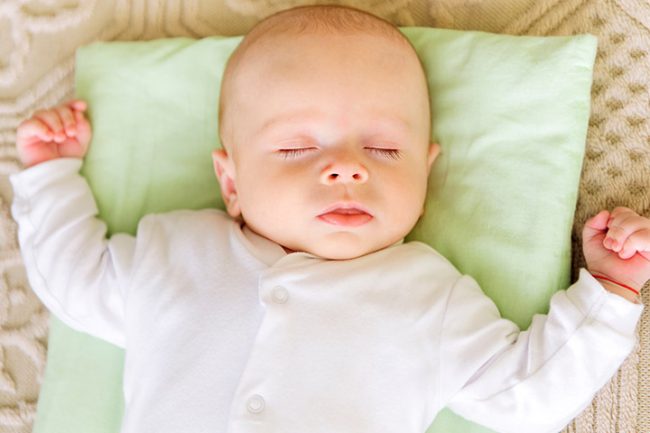 Posisi Tidur Bayi Yang Baik Dan Benar Sesuai Usianya Mamapapaid