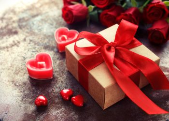 9 Ide Kado Valentine untuk Suami agar Makin Romantis