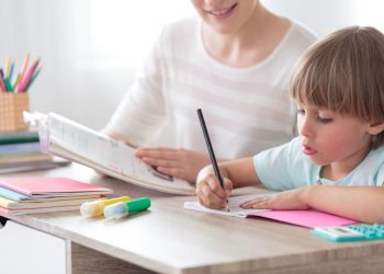 Belajar di Rumah Membuat Orangtua dan Anak Mengeluh, Kok Bisa?